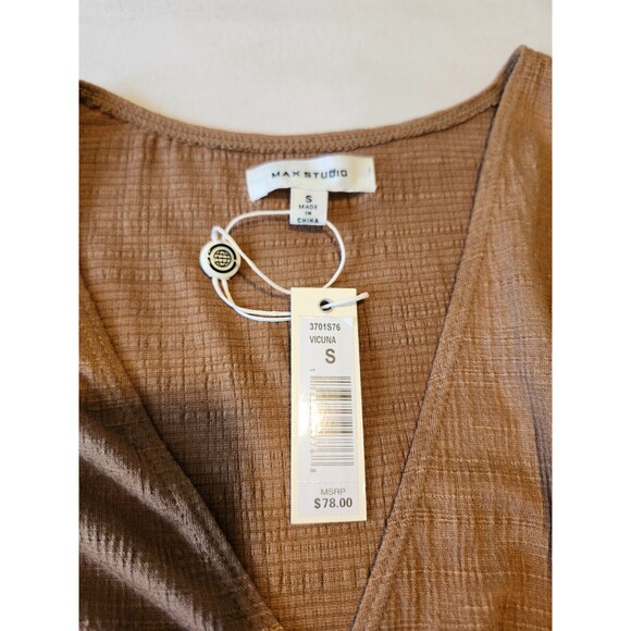 NWT Max Studio Faux Wrap V Neck Tan Cap Sleeve Ruched Top Small - Picture 4 of 10